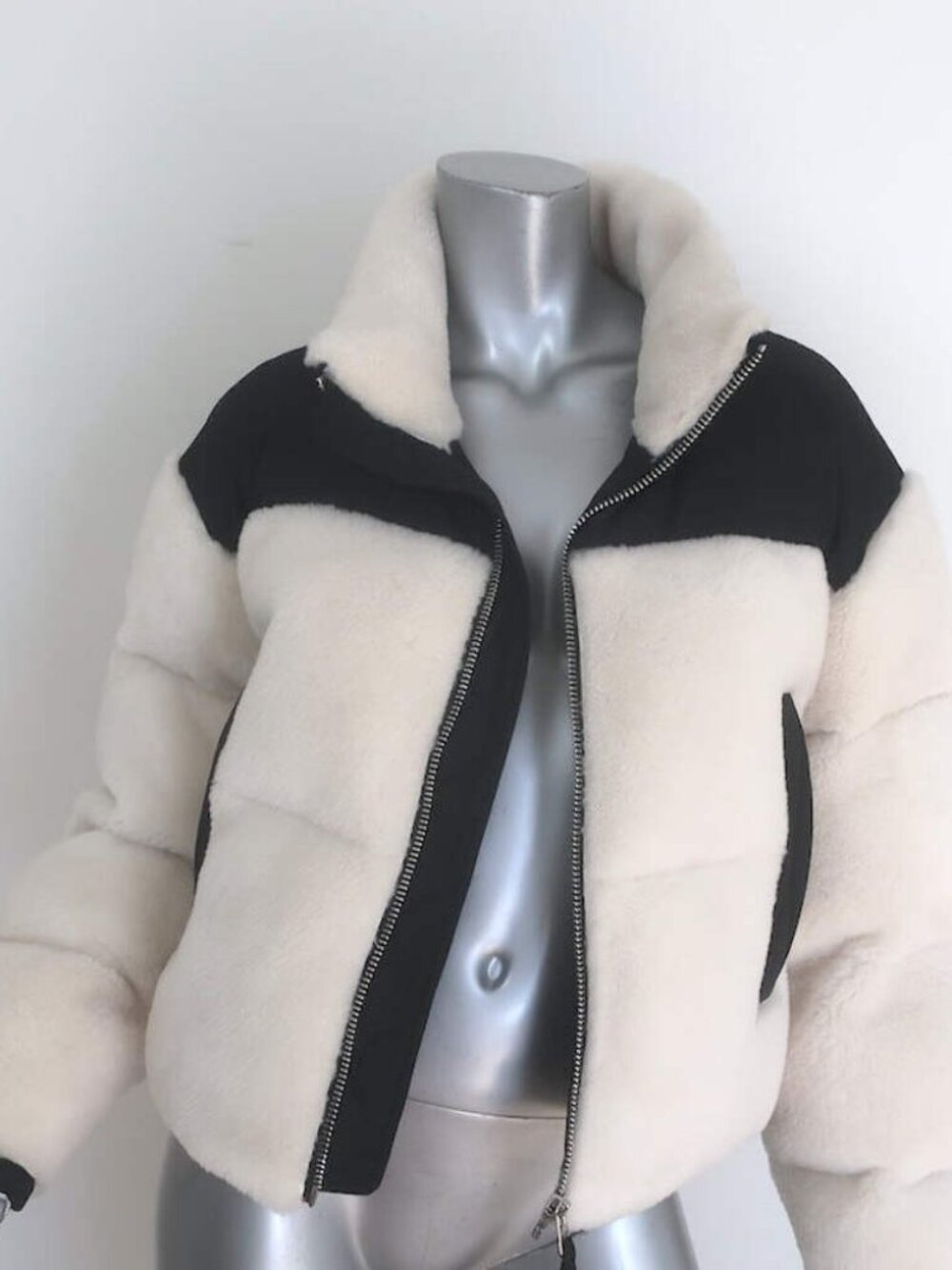 Shoreditch Ski Club Maya Shearling Puffer Jacket Cream/Black Size Small - Picture 3 of 10